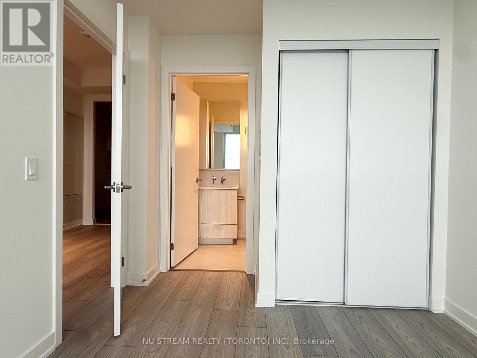 2510 - 110 Broadway Avenue, Toronto, Ontario  M4P 1V7 - Photo 10 - C12916734