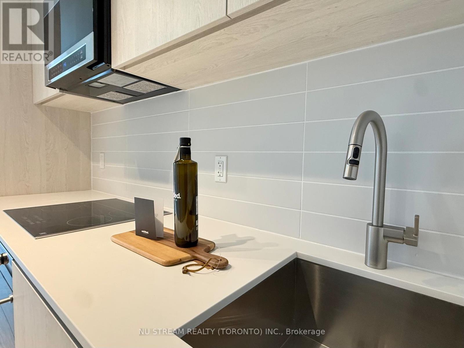 2510 - 110 Broadway Avenue, Toronto, Ontario  M4P 1V7 - Photo 3 - C12916734