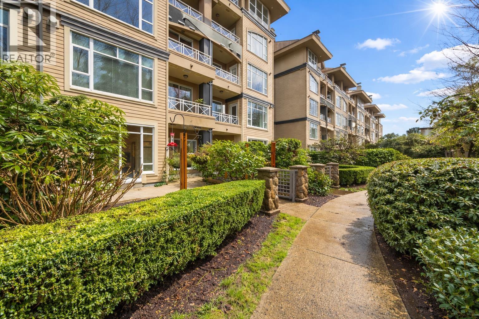 211 3600 Windcrest Drive, North Vancouver, British Columbia V7G 2S5 - Photo 3 - R3102555