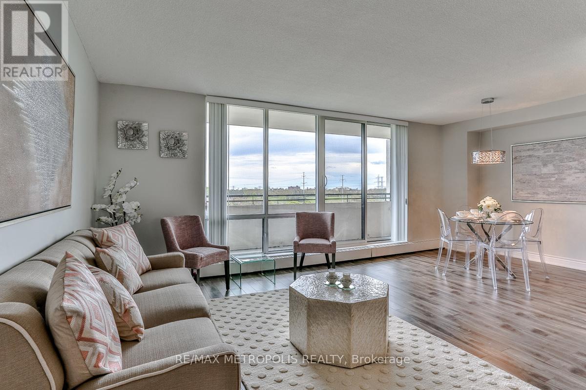 1401 - 101 Prudential Drive, Toronto, Ontario  M1P 4S5 - Photo 4 - E12916626