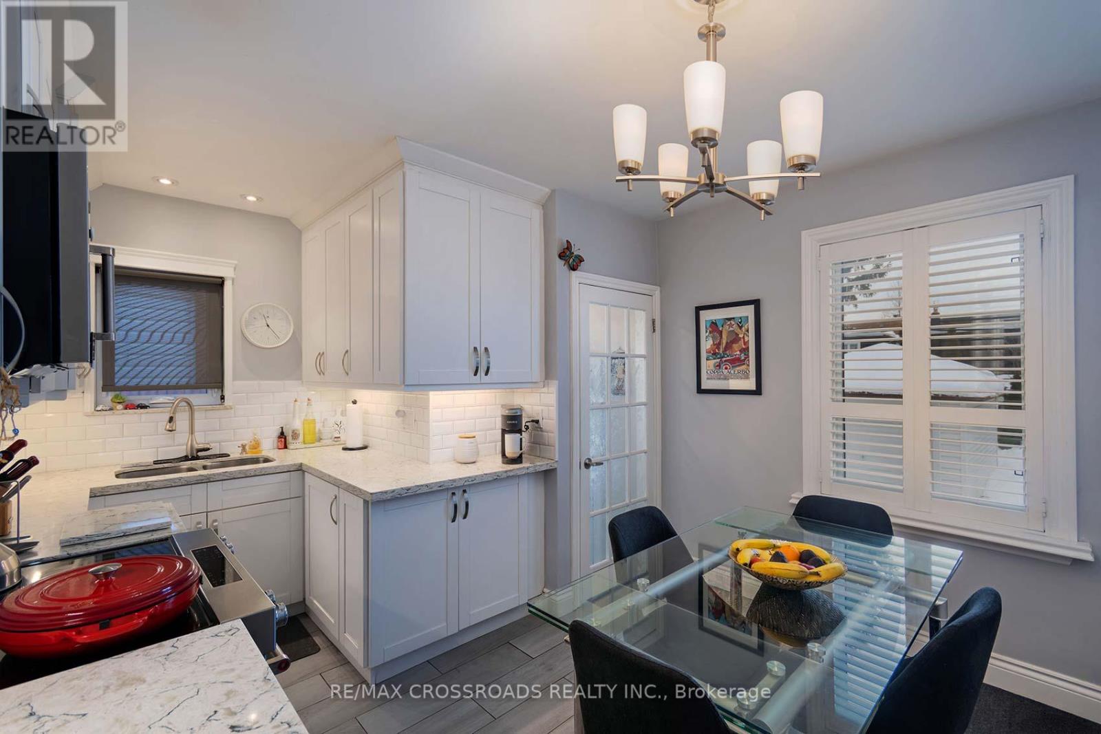 463 Milverton Boulevard, Toronto, Ontario  M4C 1X4 - Photo 16 - E12916646