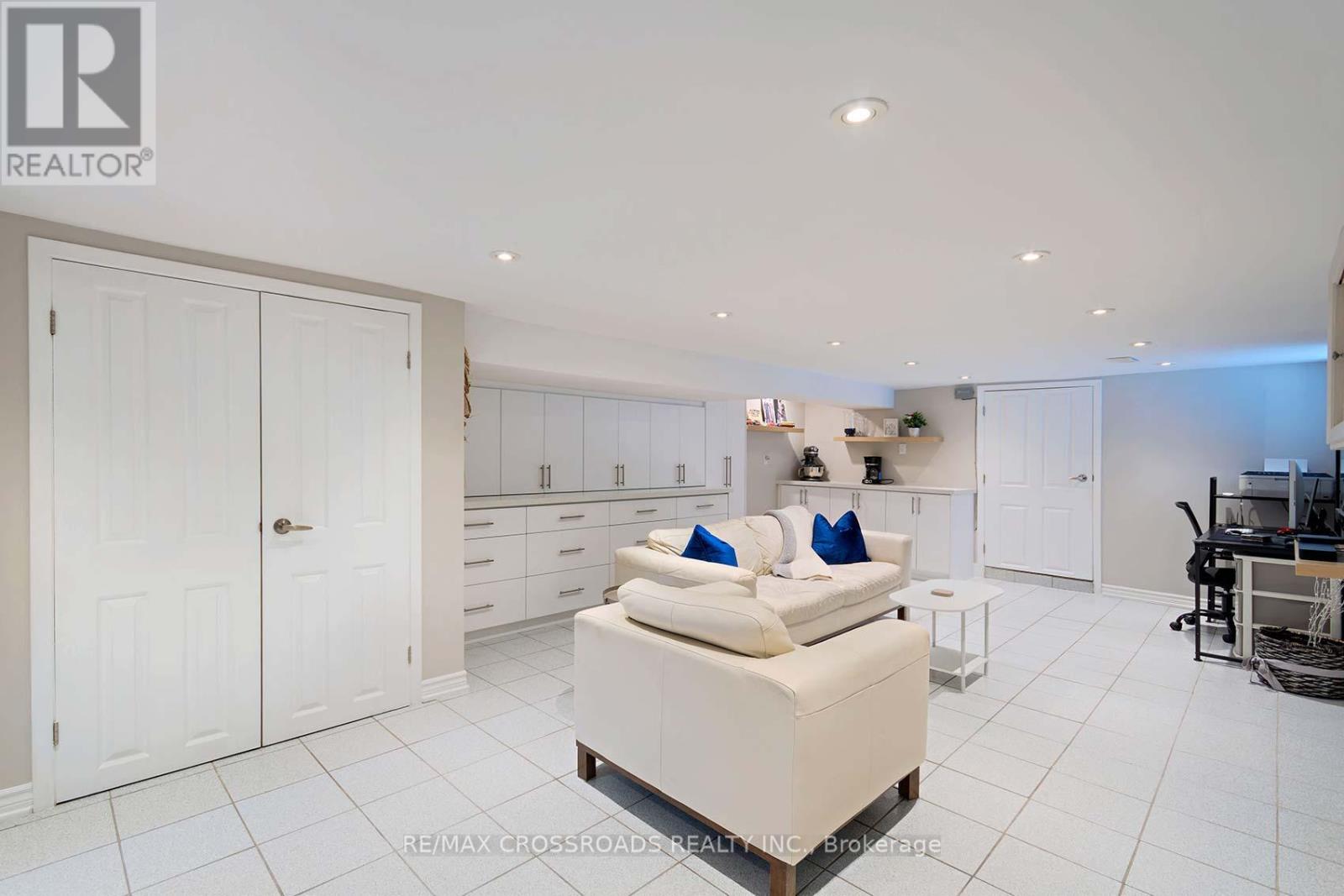 463 Milverton Boulevard, Toronto, Ontario  M4C 1X4 - Photo 30 - E12916646