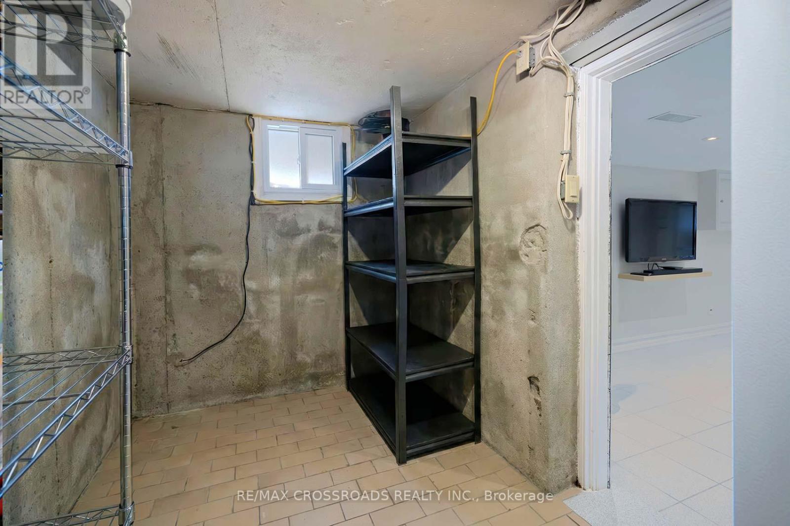 463 Milverton Boulevard, Toronto, Ontario  M4C 1X4 - Photo 35 - E12916646