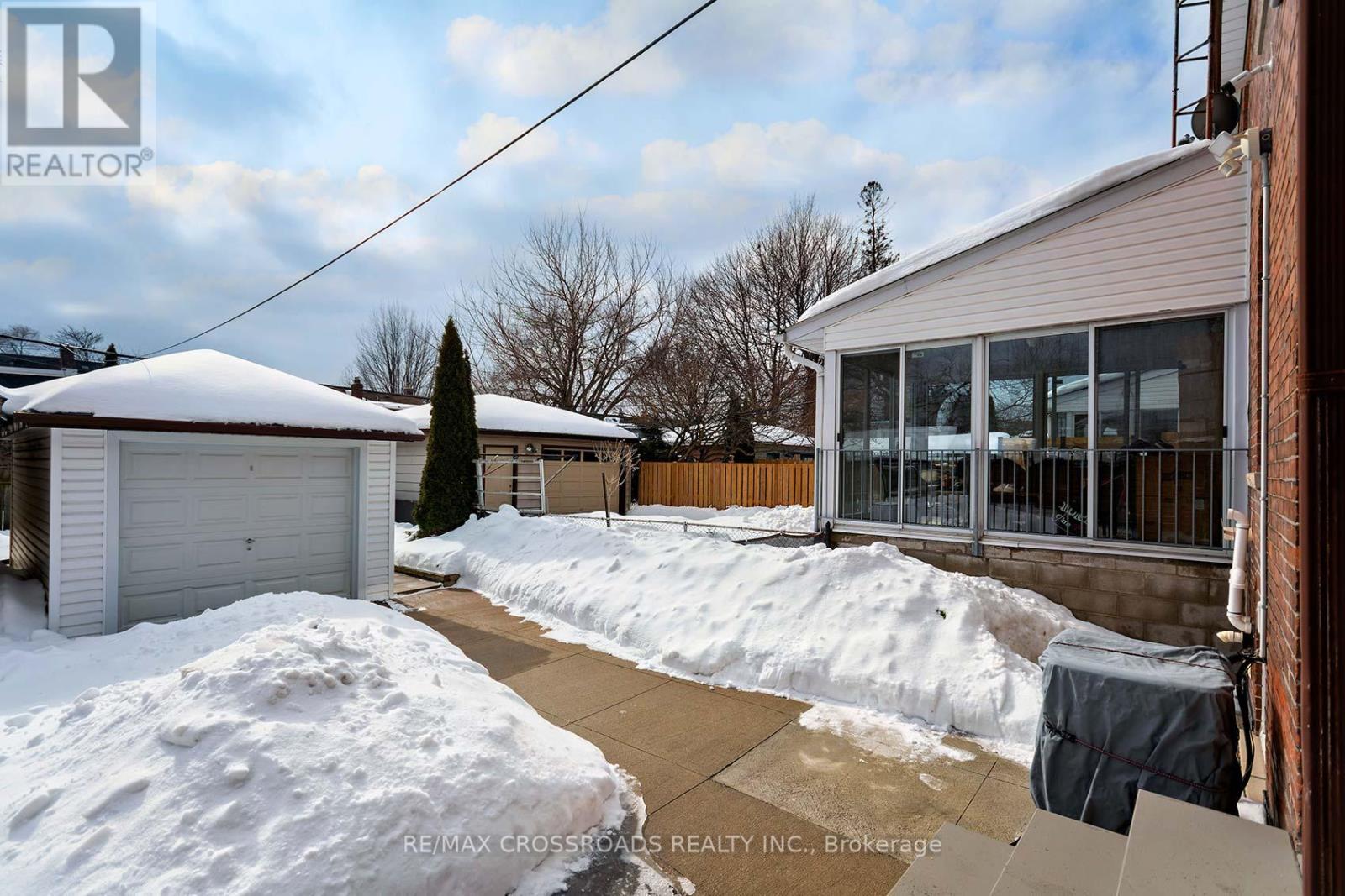463 Milverton Boulevard, Toronto, Ontario  M4C 1X4 - Photo 42 - E12916646