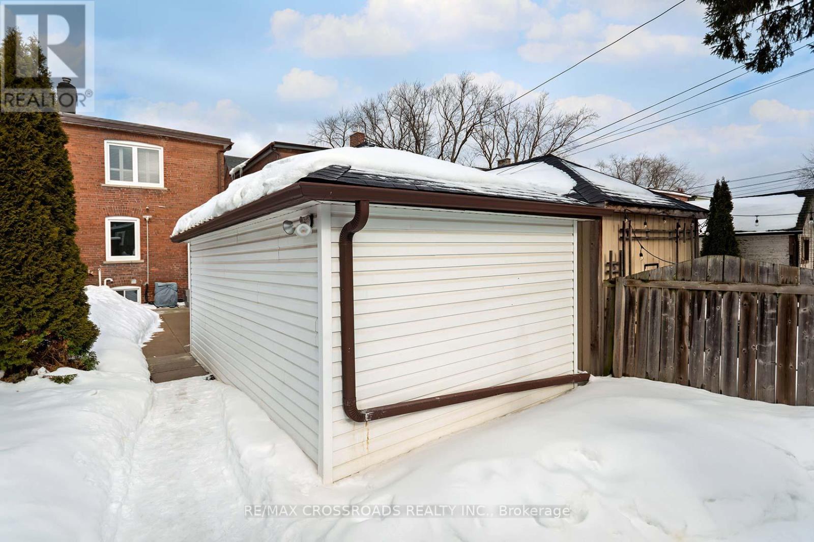 463 Milverton Boulevard, Toronto, Ontario  M4C 1X4 - Photo 43 - E12916646