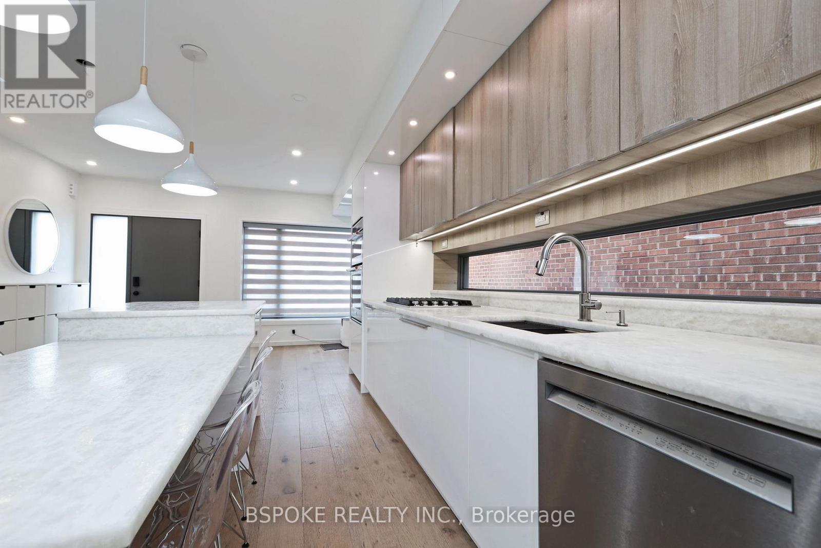 Main - 707 Mortimer Avenue, Toronto, Ontario  M4C 2K1 - Photo 10 - E12916650