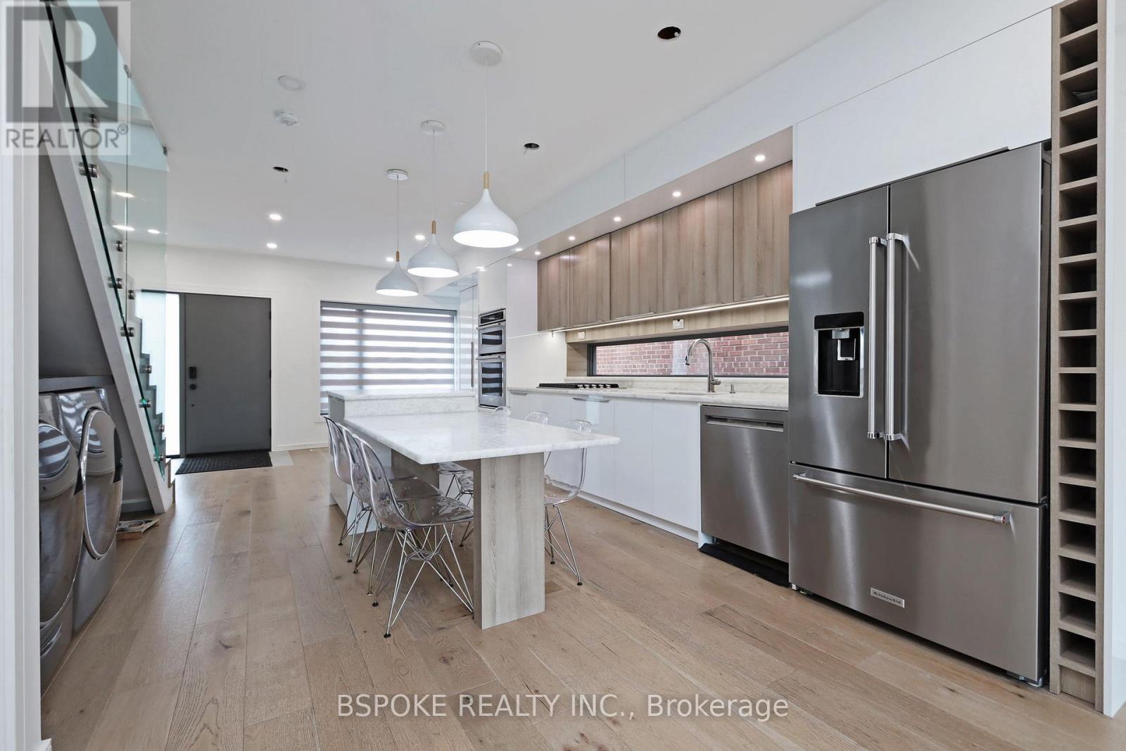 Main - 707 Mortimer Avenue, Toronto, Ontario  M4C 2K1 - Photo 11 - E12916650