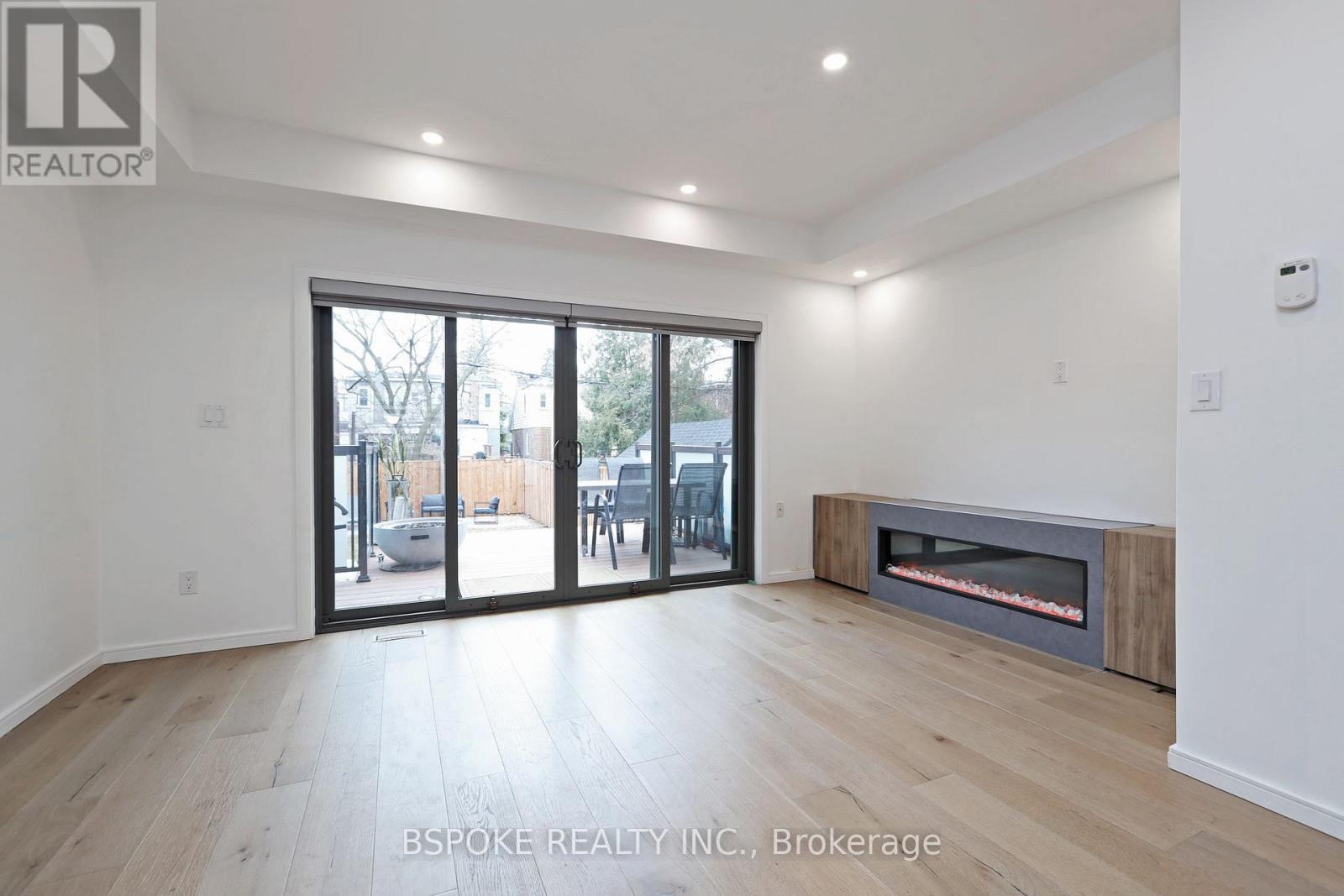 Main - 707 Mortimer Avenue, Toronto, Ontario  M4C 2K1 - Photo 12 - E12916650