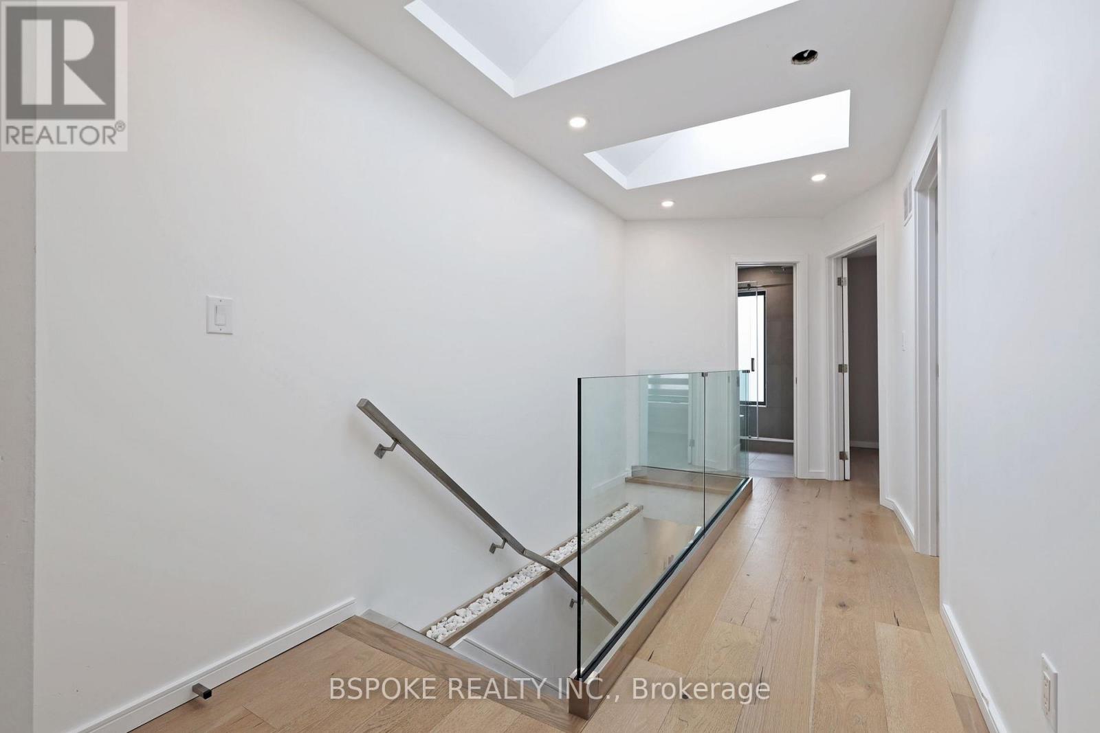 Main - 707 Mortimer Avenue, Toronto, Ontario  M4C 2K1 - Photo 15 - E12916650