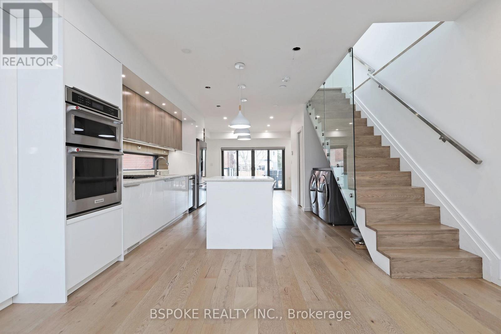 Main - 707 Mortimer Avenue, Toronto, Ontario  M4C 2K1 - Photo 4 - E12916650