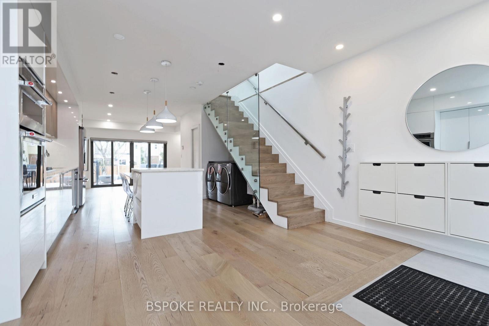 Main - 707 Mortimer Avenue, Toronto, Ontario  M4C 2K1 - Photo 5 - E12916650