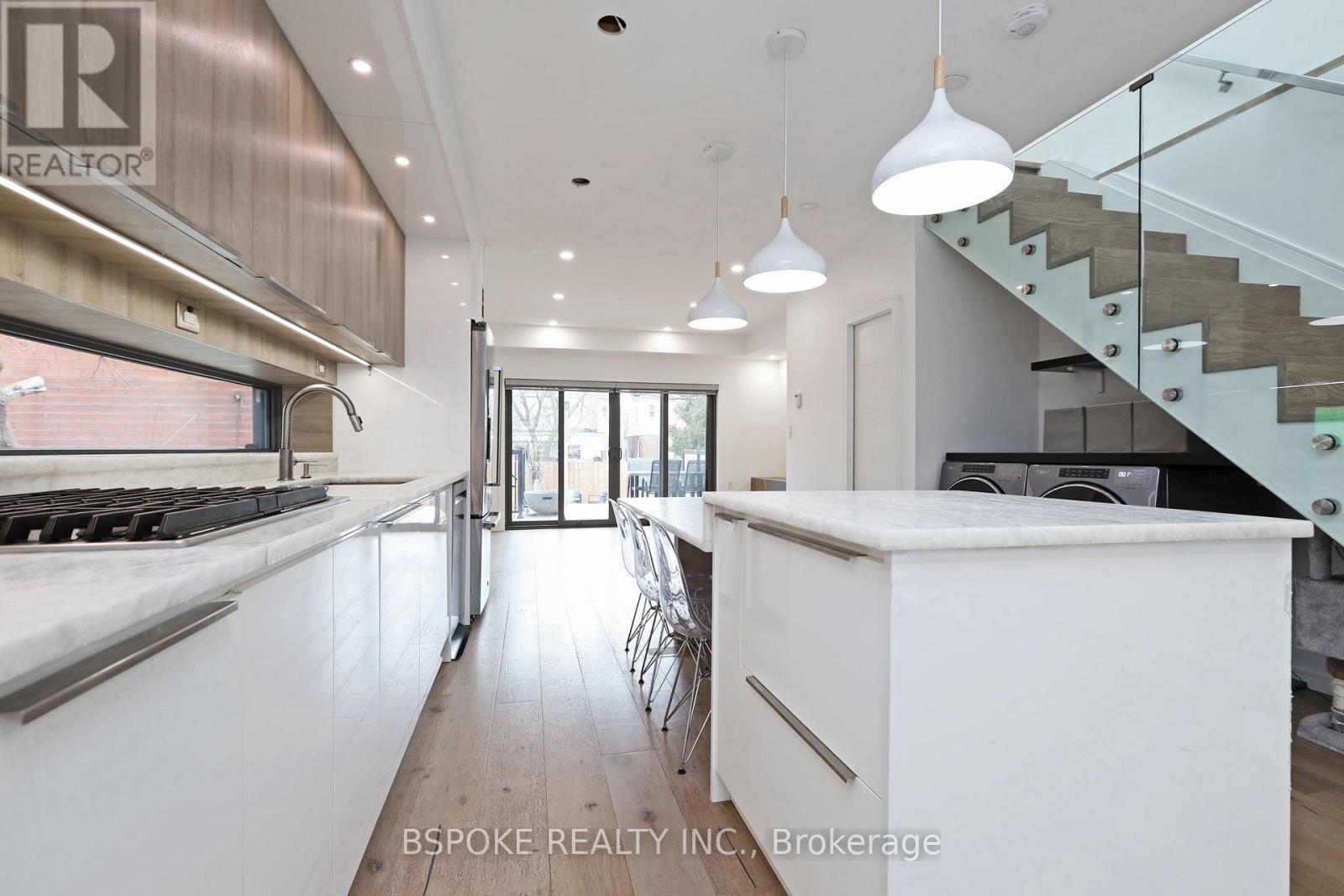 Main - 707 Mortimer Avenue, Toronto, Ontario  M4C 2K1 - Photo 8 - E12916650