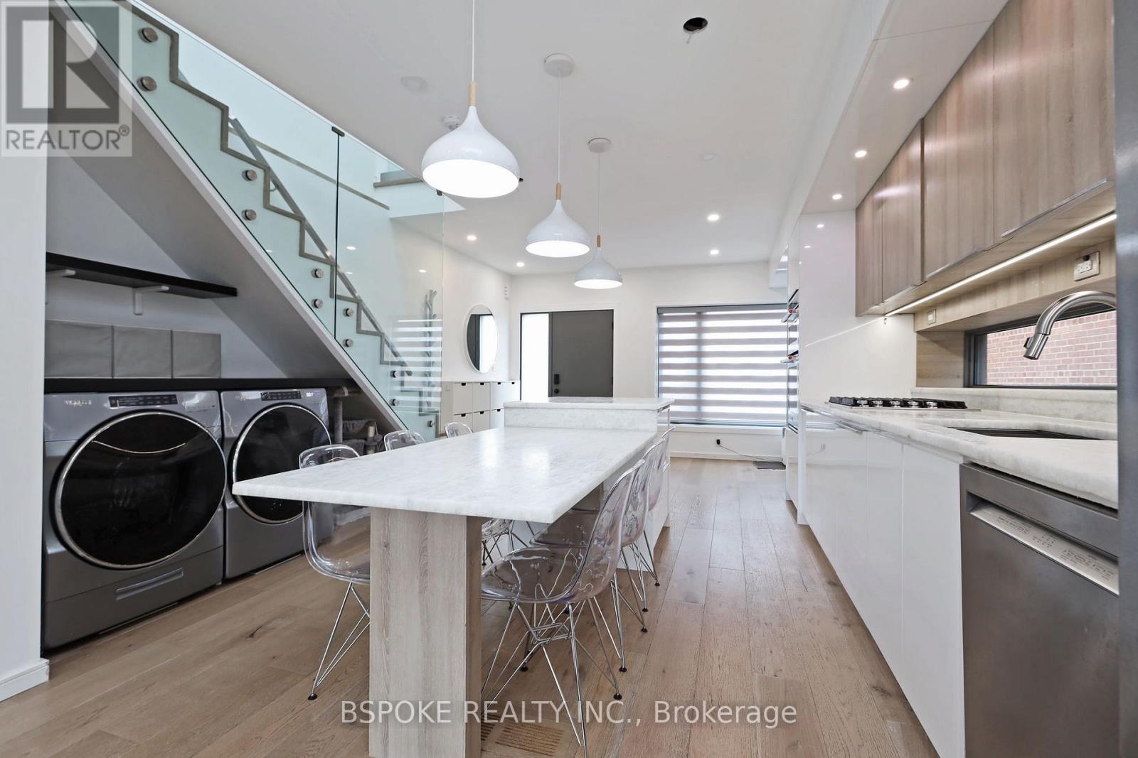 Main - 707 Mortimer Avenue, Toronto, Ontario  M4C 2K1 - Photo 9 - E12916650