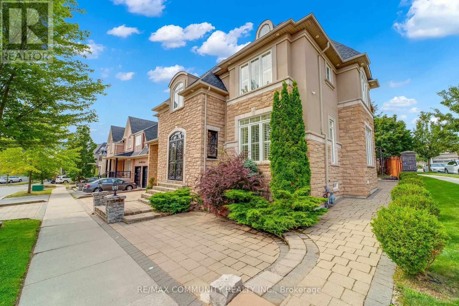 2 Dolby Crescent, Ajax, Ontario  L1Z 0E1 - Photo 5 - E12916682