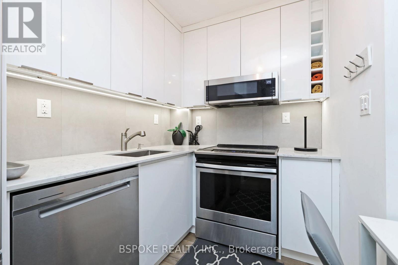 Bsmt - 707 Mortimer Avenue, Toronto (Danforth Village-East York), Ontario  M4C 2K1 - Photo 5 - E12916686