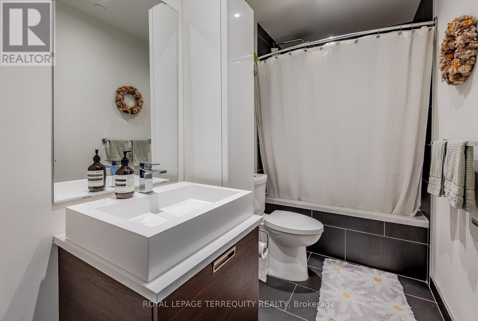 316 - 246 Logan Avenue, Toronto, Ontario  M4M 0E9 - Photo 15 - E12916702