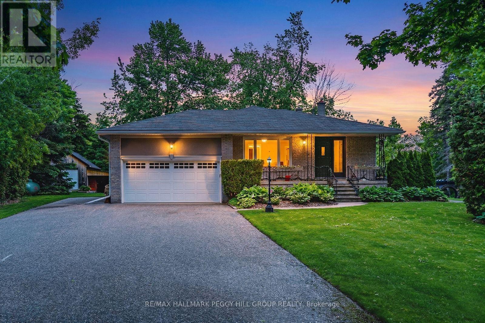 5853 YONGE STREET, innisfil, Ontario