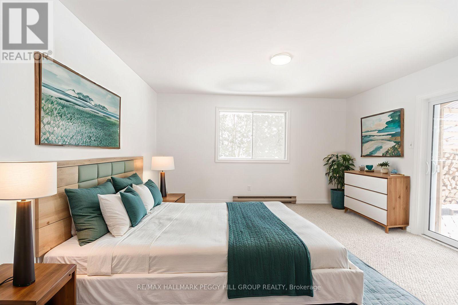 5853 Yonge Street, Innisfil, Ontario  L0L 1K0 - Photo 15 - N12916644