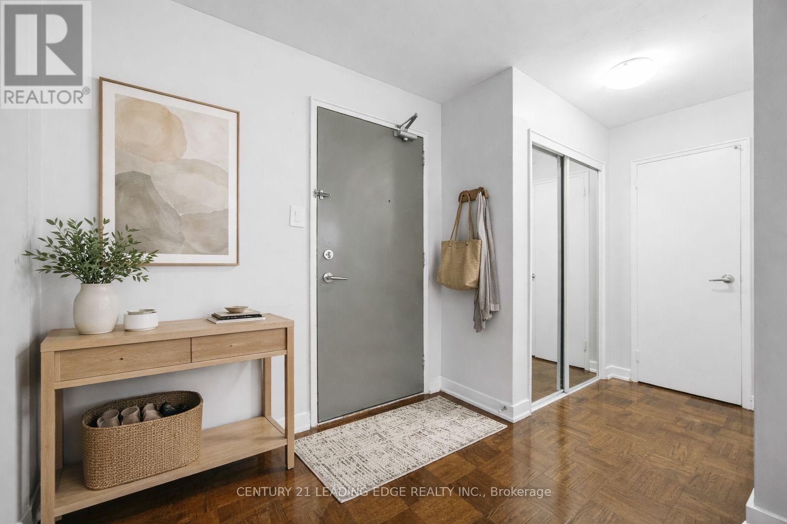 404 - 103 Avenue Road, Toronto, Ontario  M5R 2G9 - Photo 4 - C12916642