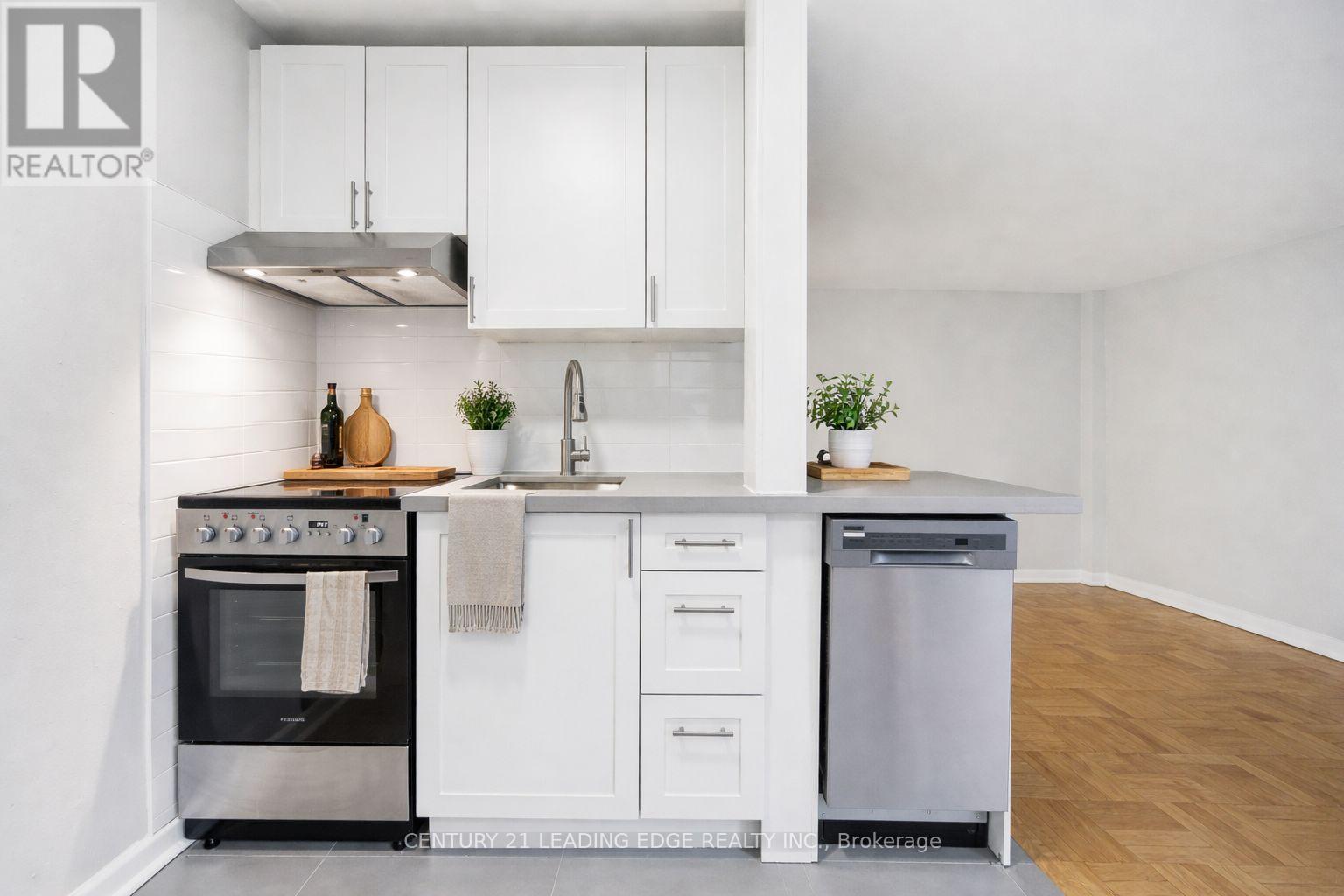 705 - 103 Avenue Road, Toronto, Ontario  M5R 2G9 - Photo 5 - C12916676