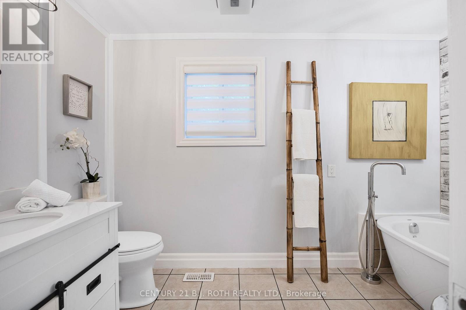 10 Allen Drive N, Wasaga Beach, Ontario  L9Z 1K5 - Photo 17 - S12916764