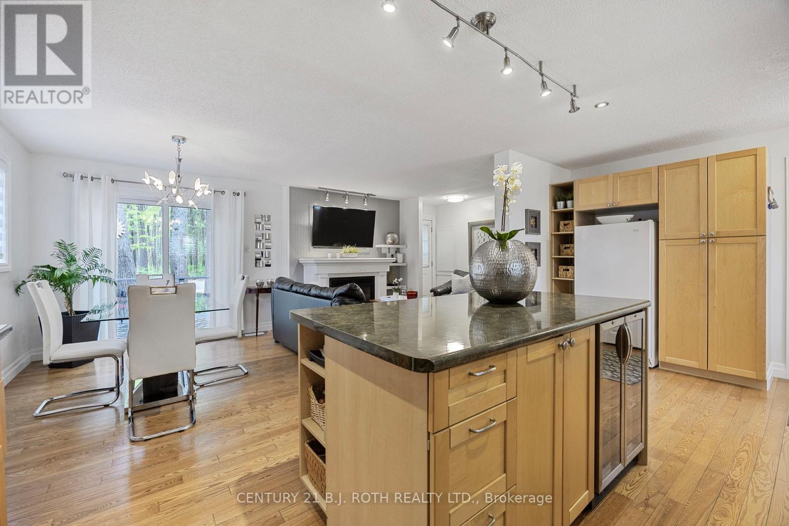 10 Allen Drive N, Wasaga Beach, Ontario  L9Z 1K5 - Photo 9 - S12916764