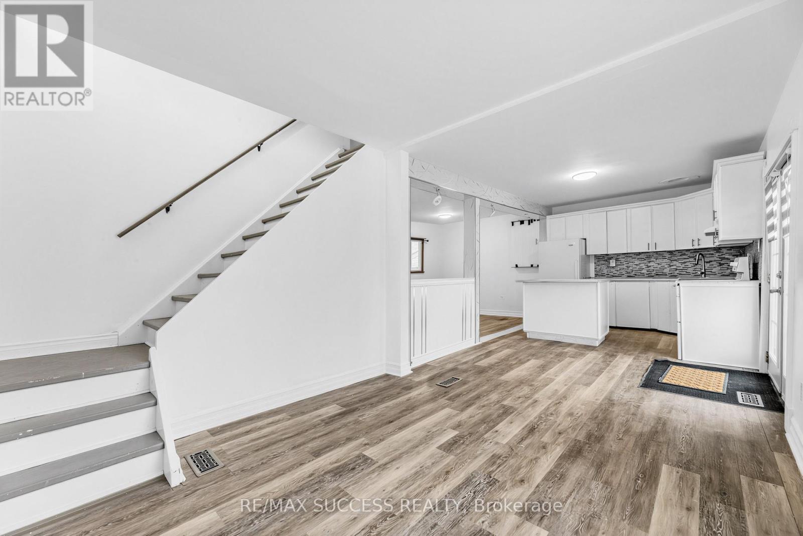 1711 St Johns Road, Innisfil, Ontario  L9S 1S9 - Photo 9 - N12904992