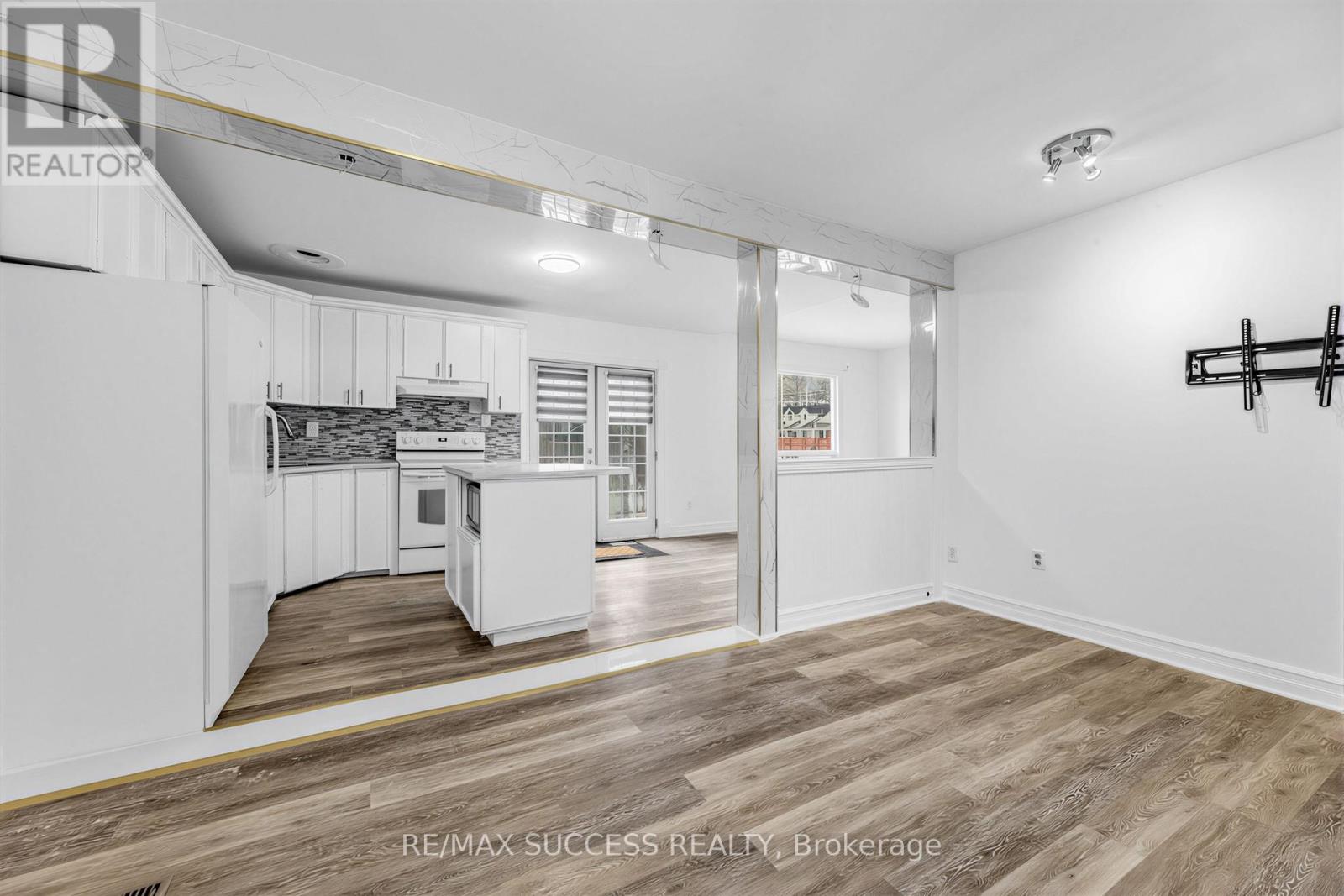 1711 St Johns Road, Innisfil, Ontario  L9S 1S9 - Photo 14 - N12904992