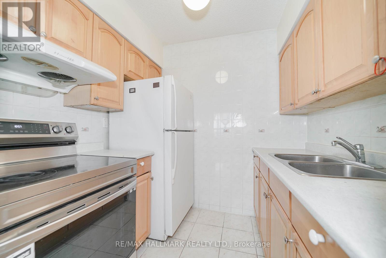 411 - 50 Lotherton Pathway, Toronto, Ontario  M6B 2G7 - Photo 16 - W12655498