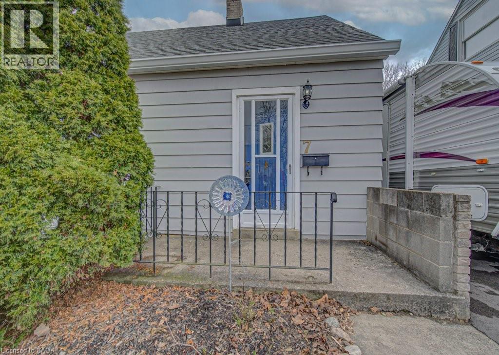 7 Second Avenue, Cambridge, Ontario  N1S 2B7 - Photo 2 - 40808689