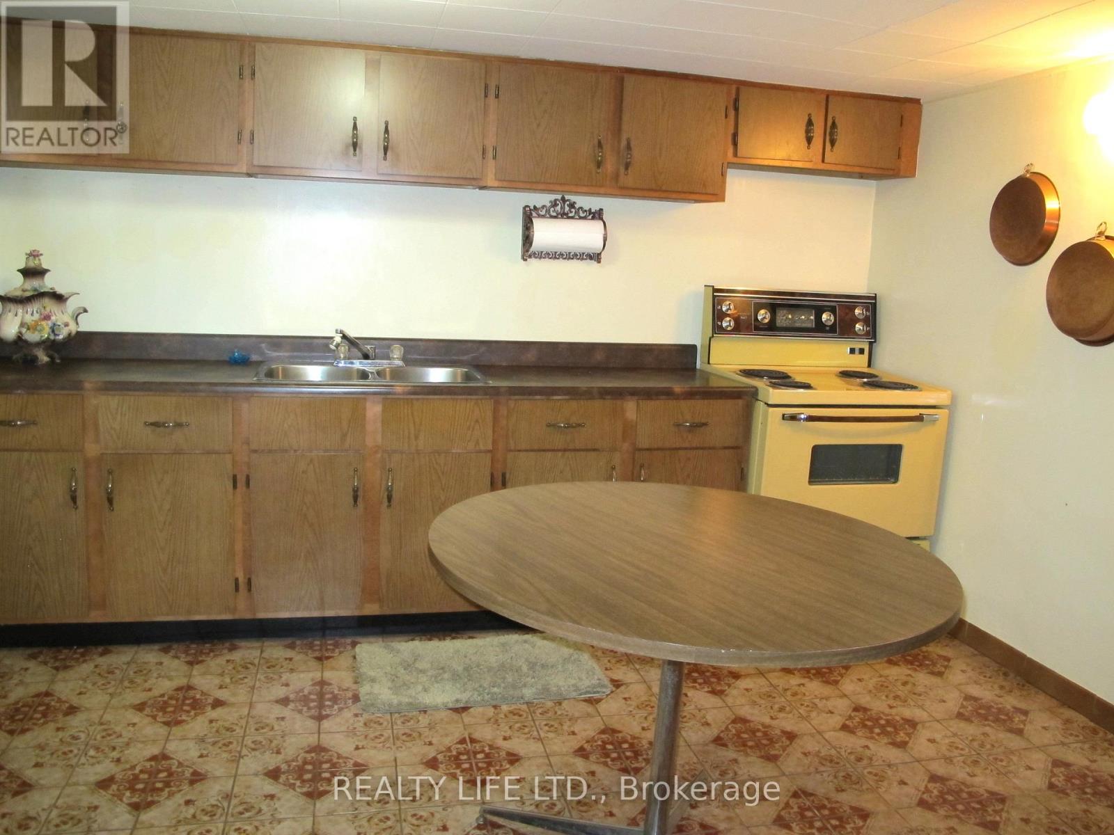 4 Rosalie Avenue, Toronto, Ontario  M3L 1C5 - Photo 31 - W12916590