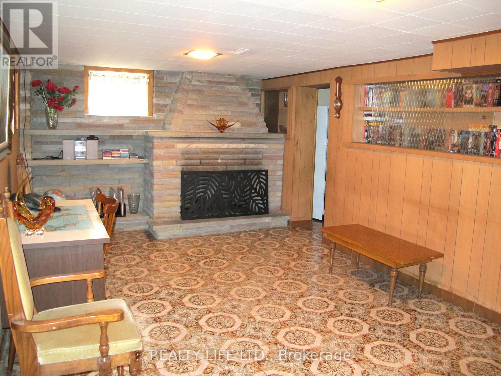 4 Rosalie Avenue, Toronto, Ontario  M3L 1C5 - Photo 33 - W12916590