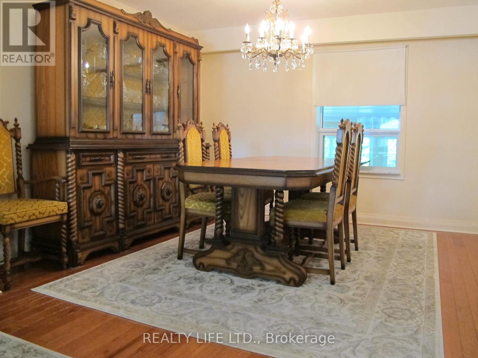 4 Rosalie Avenue, Toronto, Ontario  M3L 1C5 - Photo 8 - W12916590