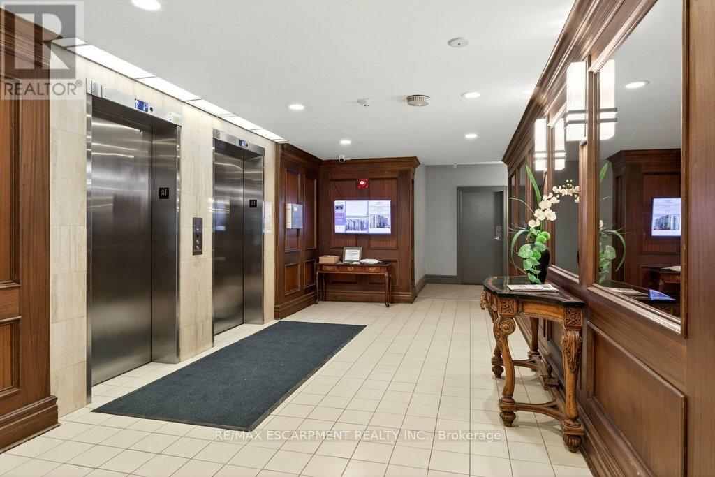 1001 - 1201 North Shore Boulevard E, Burlington, Ontario  L7S 1Z5 - Photo 5 - W12916624