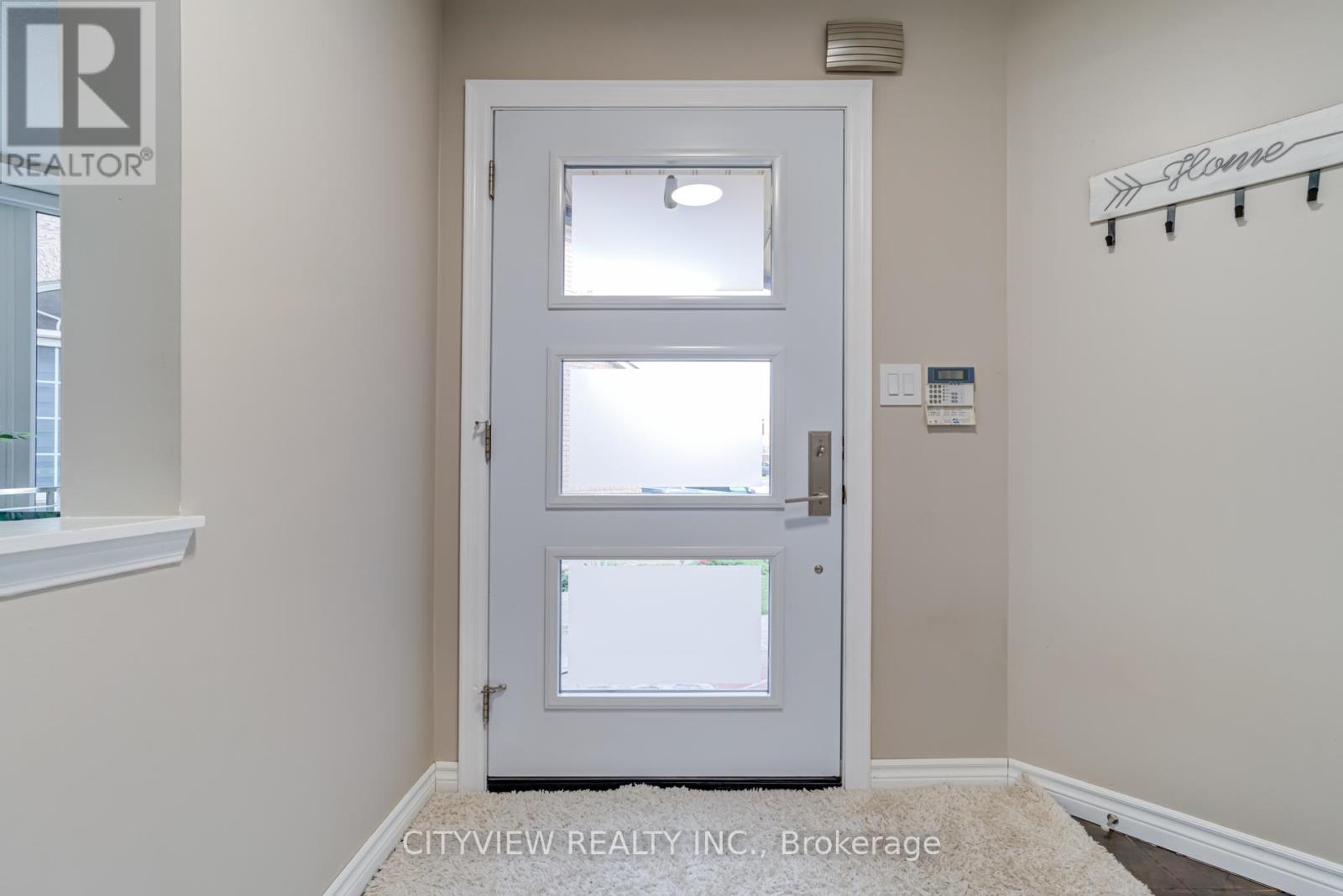 3339 Cactus Gate, Mississauga, Ontario  L5N 8A5 - Photo 3 - W12916632