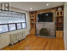 34 DOWNSVIEW AVENUE, Toronto, Ontario