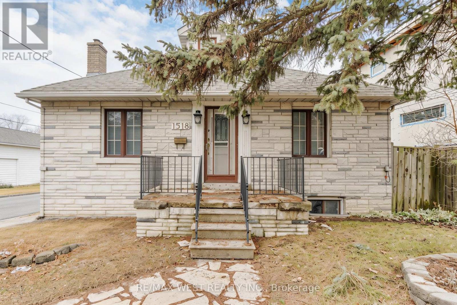 1518 CAWTHRA ROAD, Mississauga, Ontario