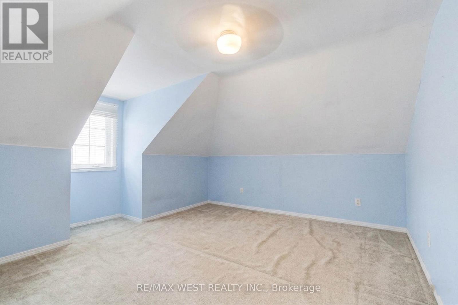 1518 Cawthra Road, Mississauga, Ontario  L5G 4L2 - Photo 9 - W12916672