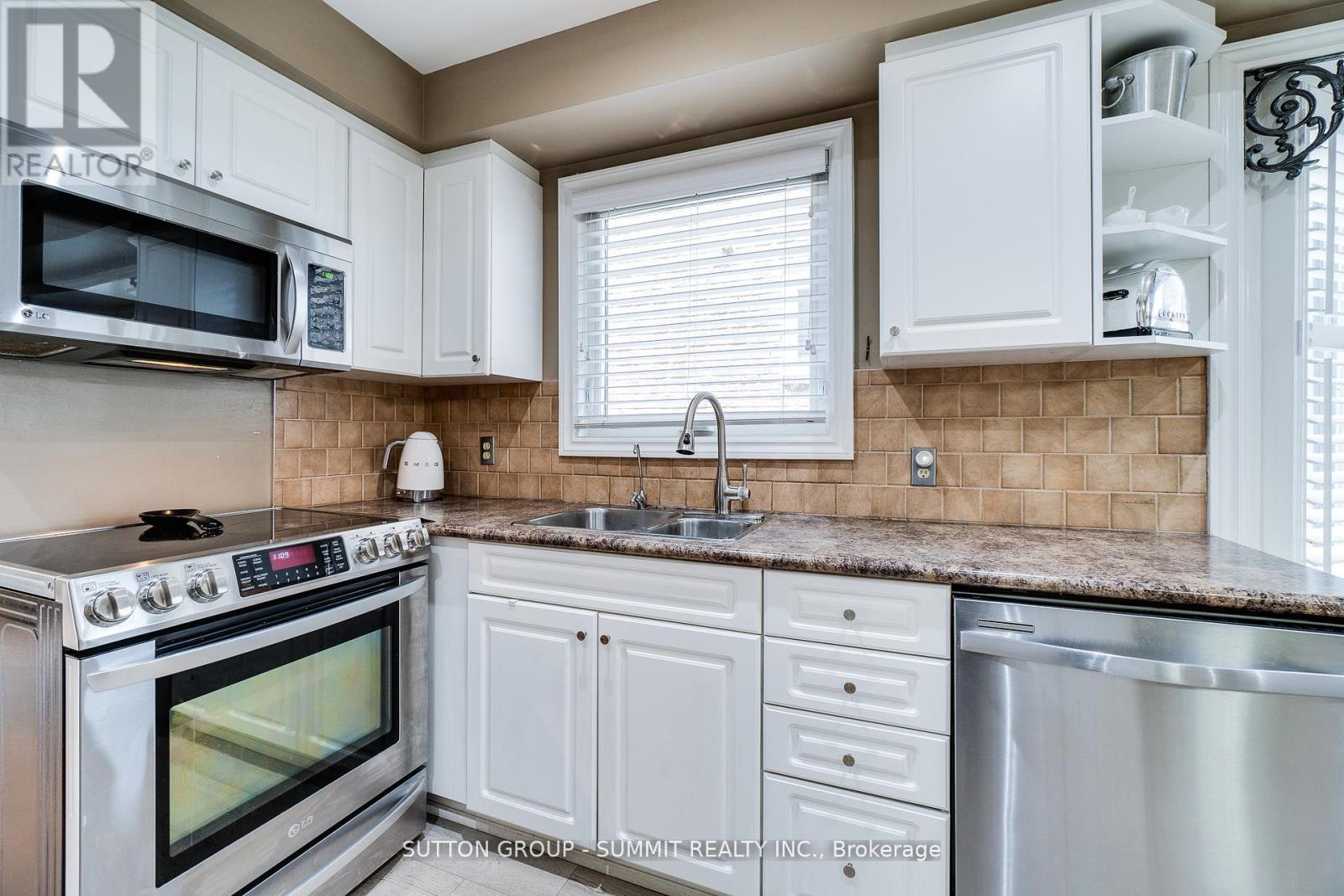 1624 Lewes Way, Mississauga, Ontario  L4W 3L2 - Photo 14 - W12916690