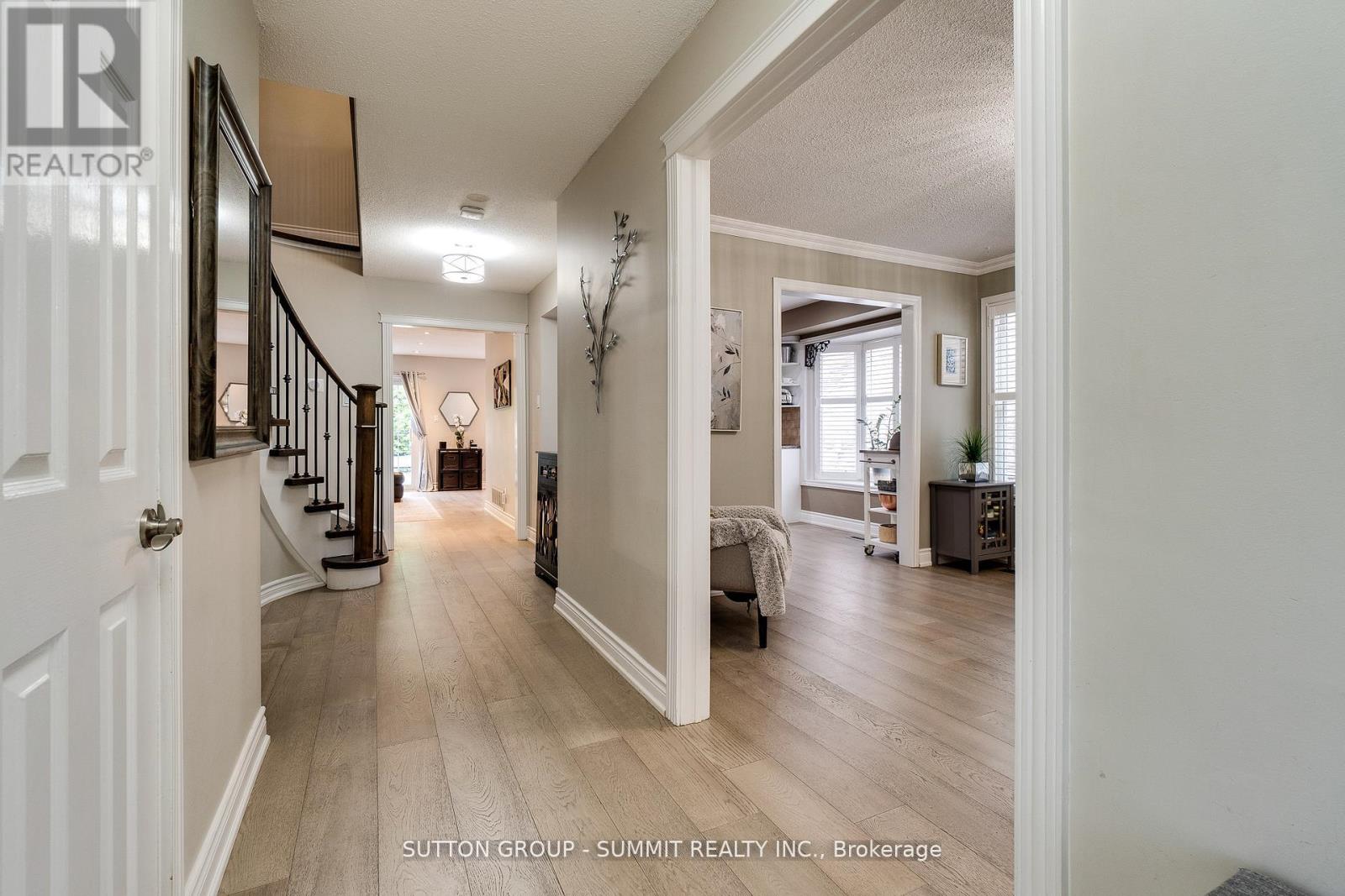 1624 Lewes Way, Mississauga, Ontario  L4W 3L2 - Photo 5 - W12916690