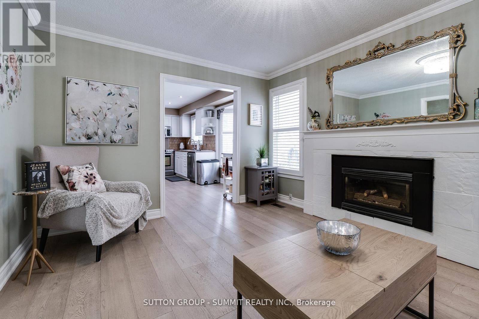 1624 Lewes Way, Mississauga, Ontario  L4W 3L2 - Photo 7 - W12916690