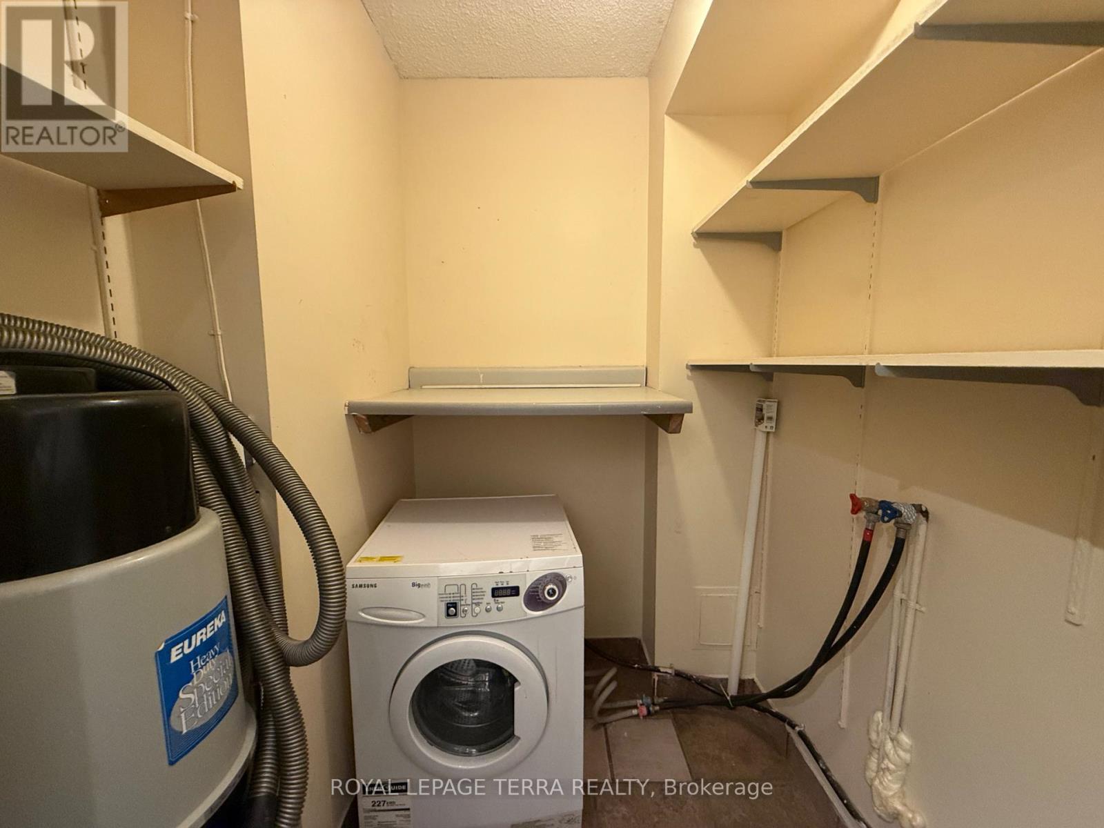 305 - 1615 Bloor Street E, Mississauga, Ontario  L4X 1S2 - Photo 9 - W12916698