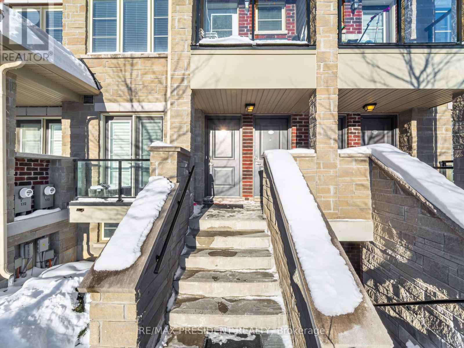 174 - 200 Veterans Drive, Brampton, Ontario  L7A 5K7 - Photo 2 - W12916716