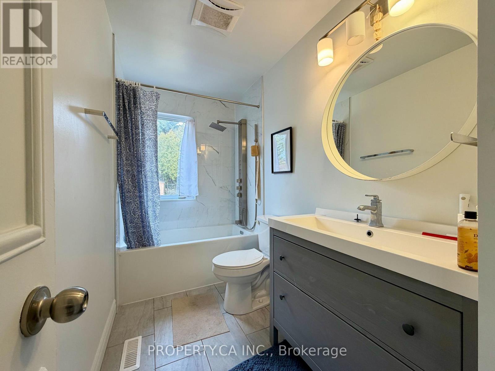 Main - 2221 Buttonbush Crescent, Mississauga, Ontario  L5L 1C4 - Photo 13 - W12916718