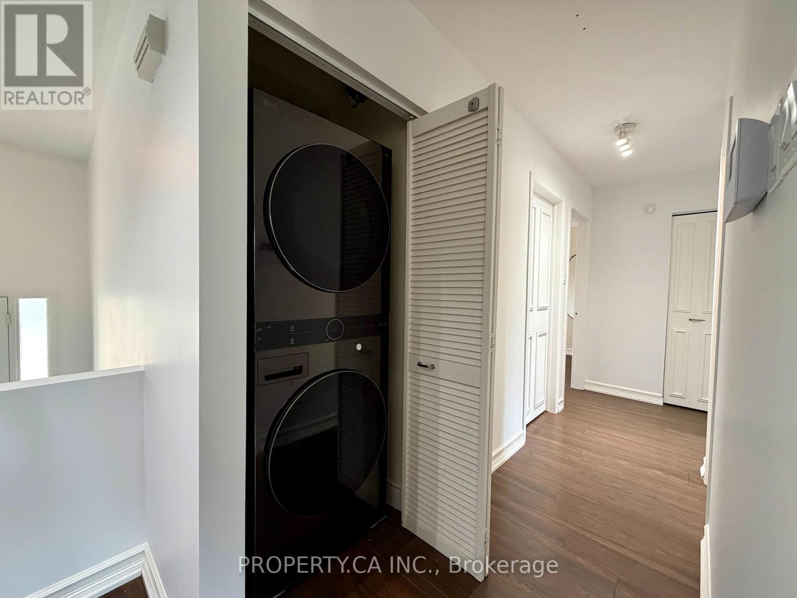 Main - 2221 Buttonbush Crescent, Mississauga, Ontario  L5L 1C4 - Photo 14 - W12916718