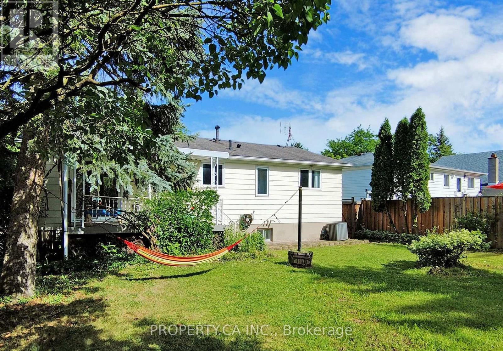 Main - 2221 Buttonbush Crescent, Mississauga, Ontario  L5L 1C4 - Photo 15 - W12916718