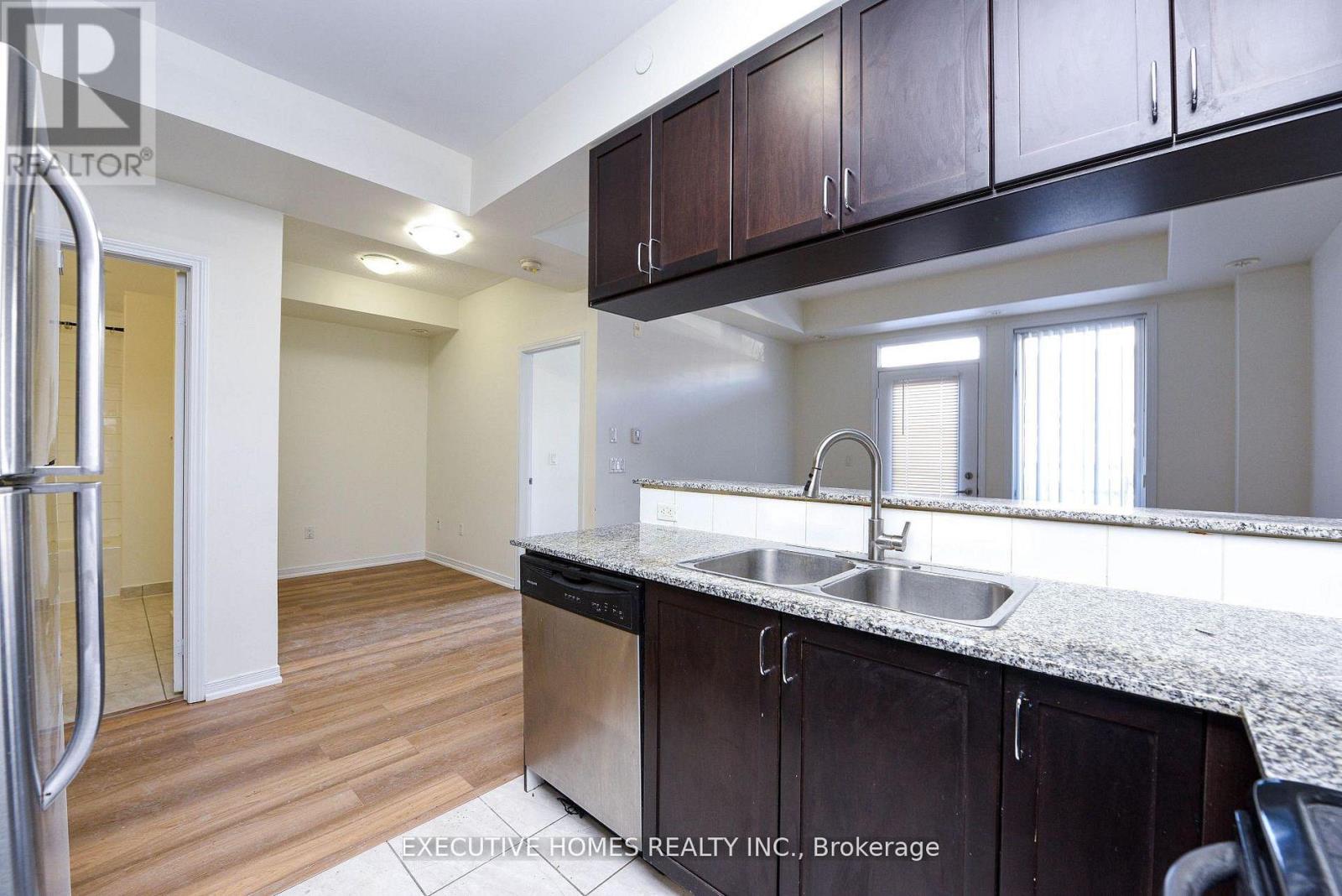 101 - 54 Sky Harbour Drive, Brampton, Ontario  L5Y 6B9 - Photo 14 - W12916762