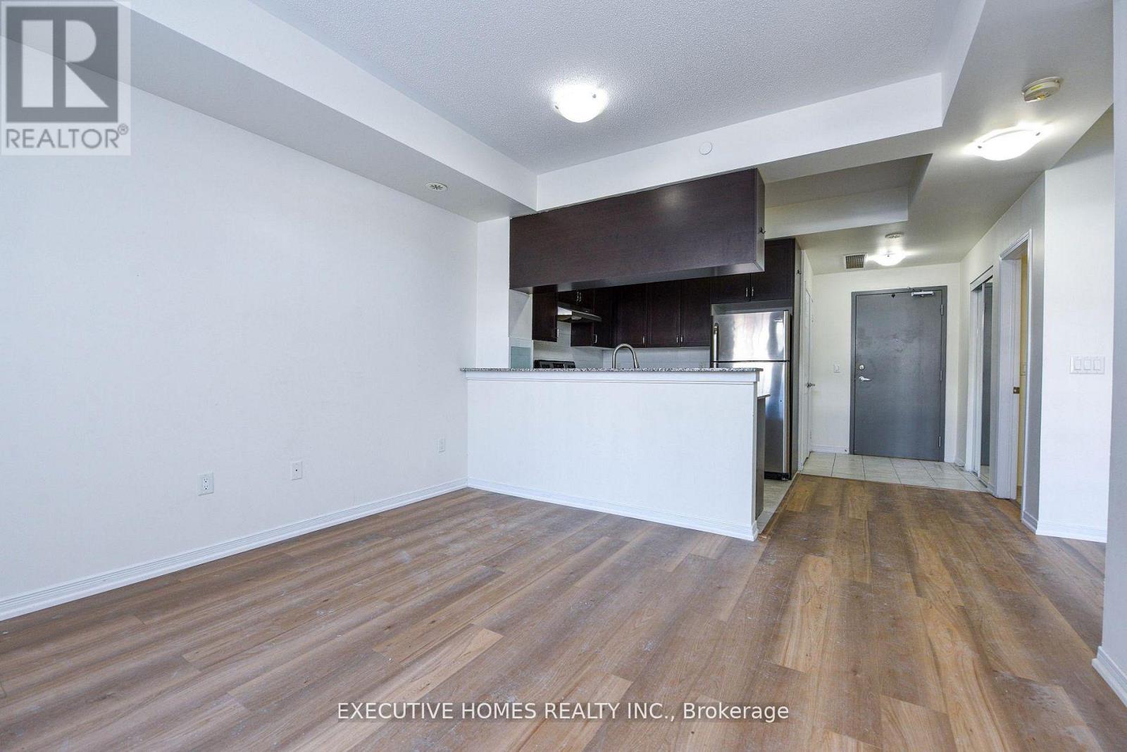 101 - 54 Sky Harbour Drive, Brampton, Ontario  L5Y 6B9 - Photo 17 - W12916762