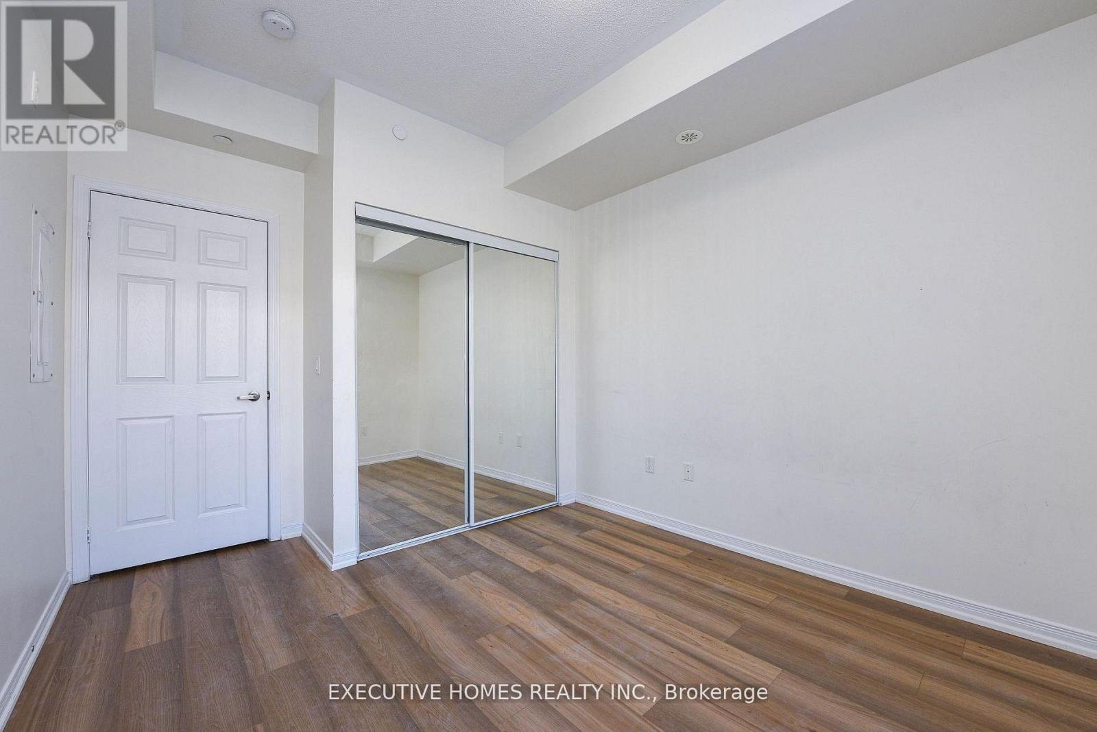 101 - 54 Sky Harbour Drive, Brampton, Ontario  L5Y 6B9 - Photo 23 - W12916762