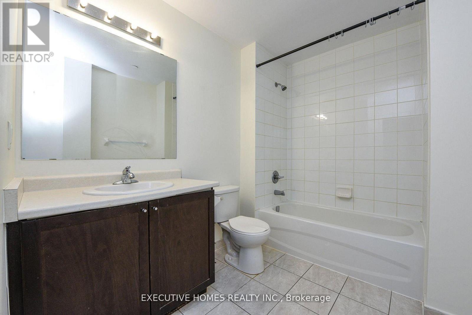 101 - 54 Sky Harbour Drive, Brampton, Ontario  L5Y 6B9 - Photo 28 - W12916762